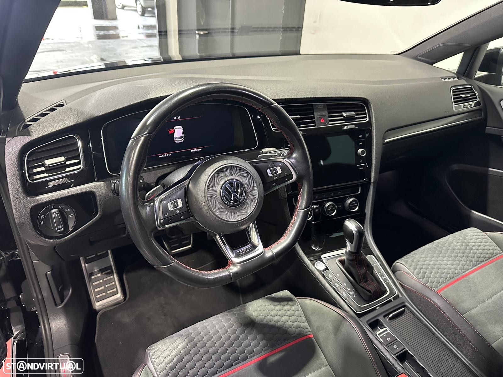 VW Golf 2.0 TSI GTI DSG - 35