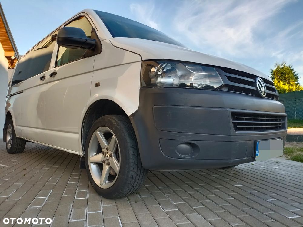 Volkswagen Caravelle - 12