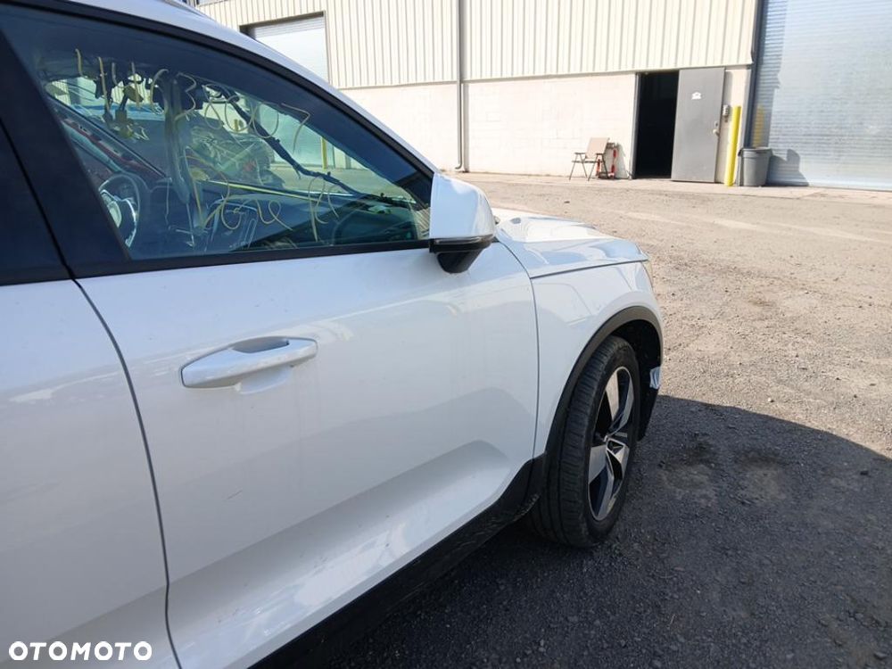 Volvo XC 40 T5 AWD Momentum - 24