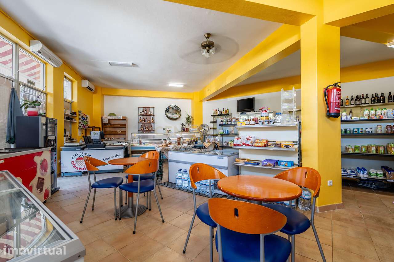 Espaço Comercial na Praia da Rocha - Grande imagem: 2/15