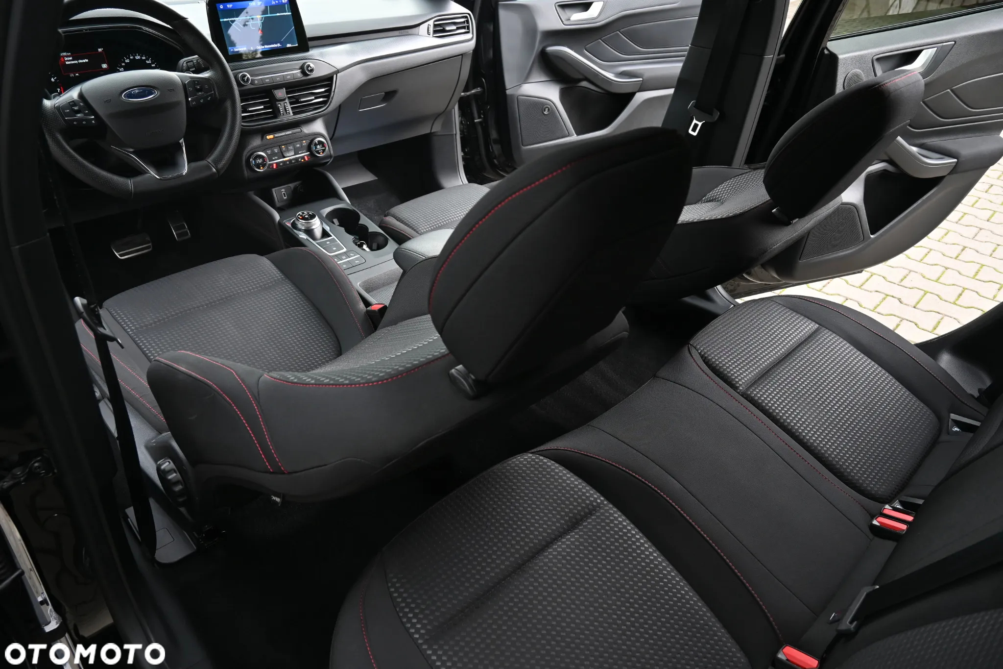 Ford Focus 1.5 EcoBoost ST-Line X - 40