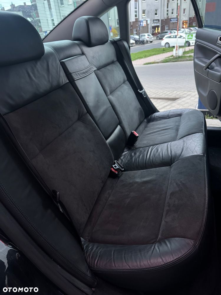 Volkswagen Passat 2.8 V6 4Mot Comfortline - 32