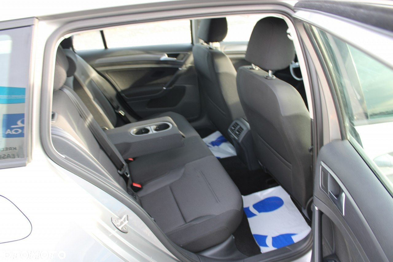 Volkswagen Golf - 31