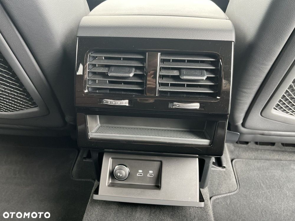 Volkswagen Touareg - 24