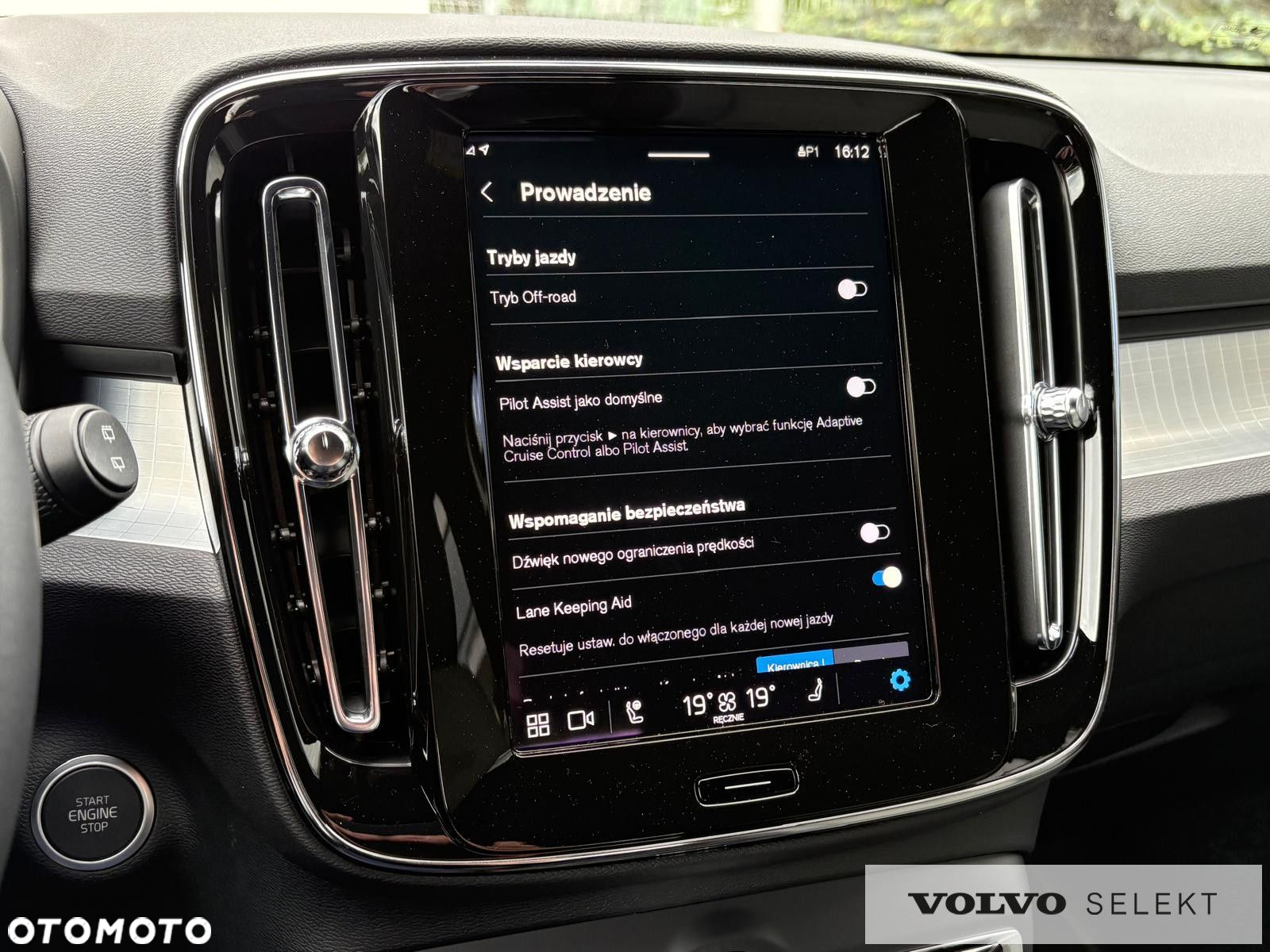 Volvo XC 40 - 25