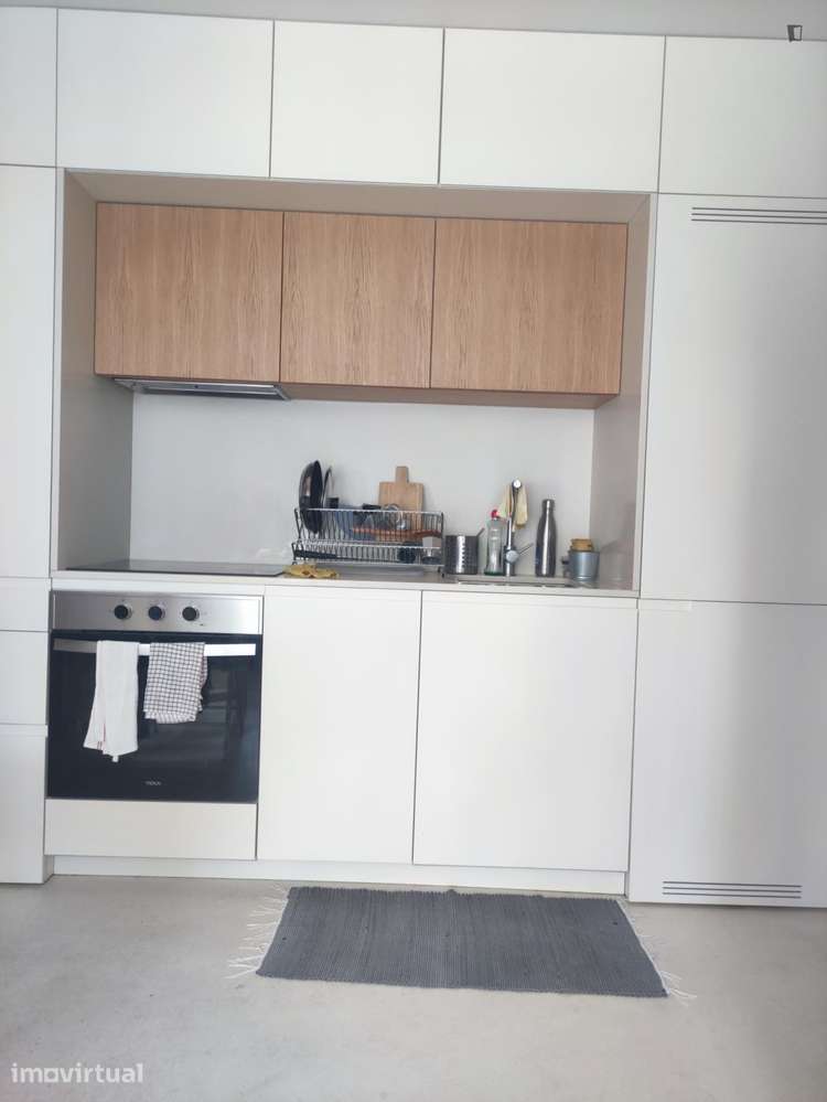Apartamento com 1 quartos - localizado em Ramalde Porto - Grande imagem: 4/8