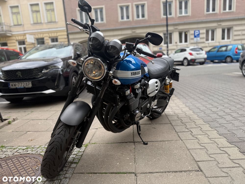 Yamaha XJR - 1