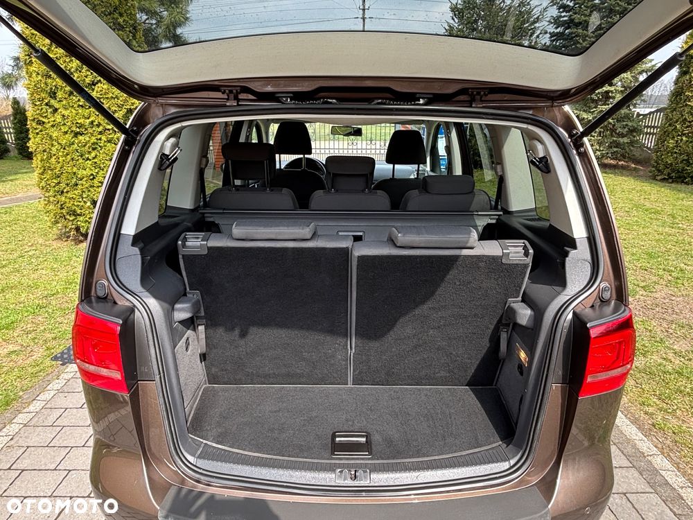 Volkswagen Touran 2.0 TDI DPF BlueMotion Technology Highline - 33