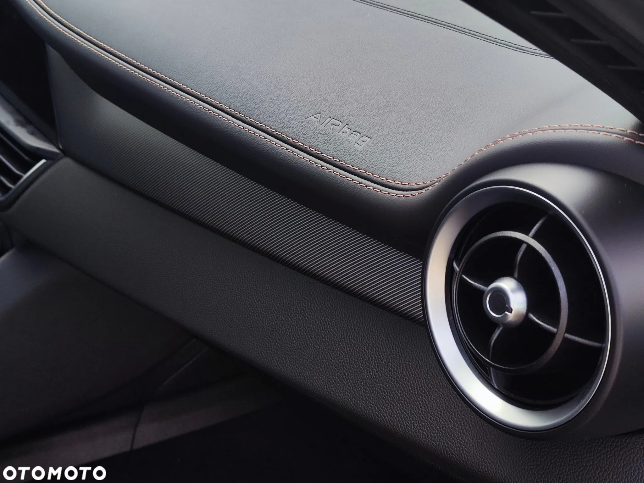 Alfa Romeo Giulia 2.0 Turbo Intensa Q4 - 24