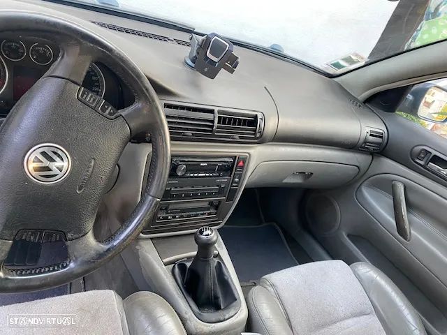 VW Passat 1.9 TDi Highline 4M - 7