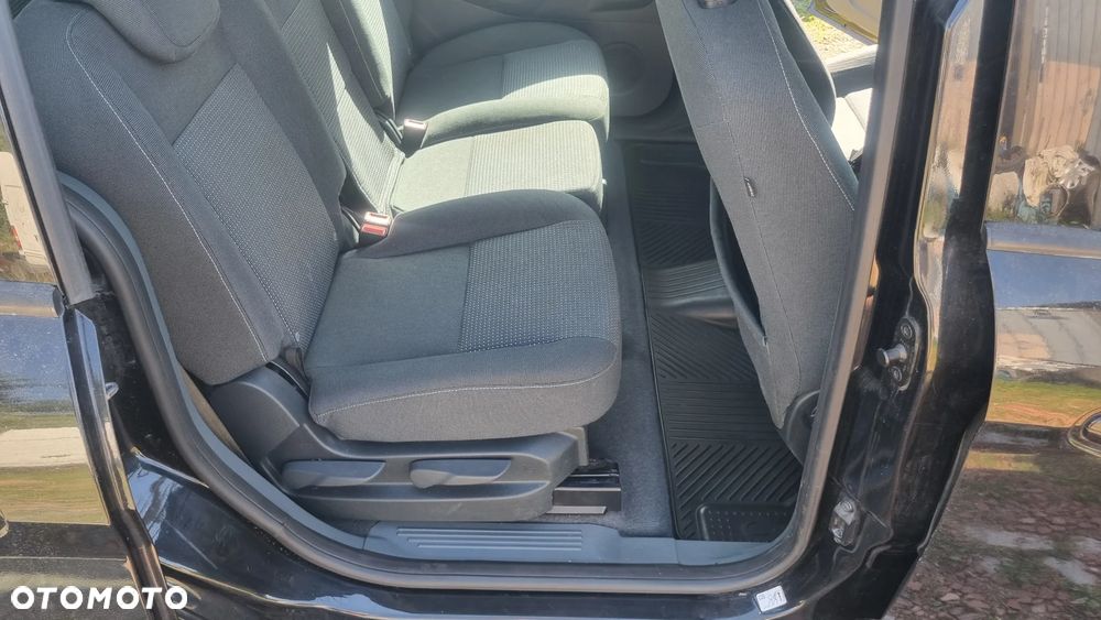 Ford Grand C-MAX - 22