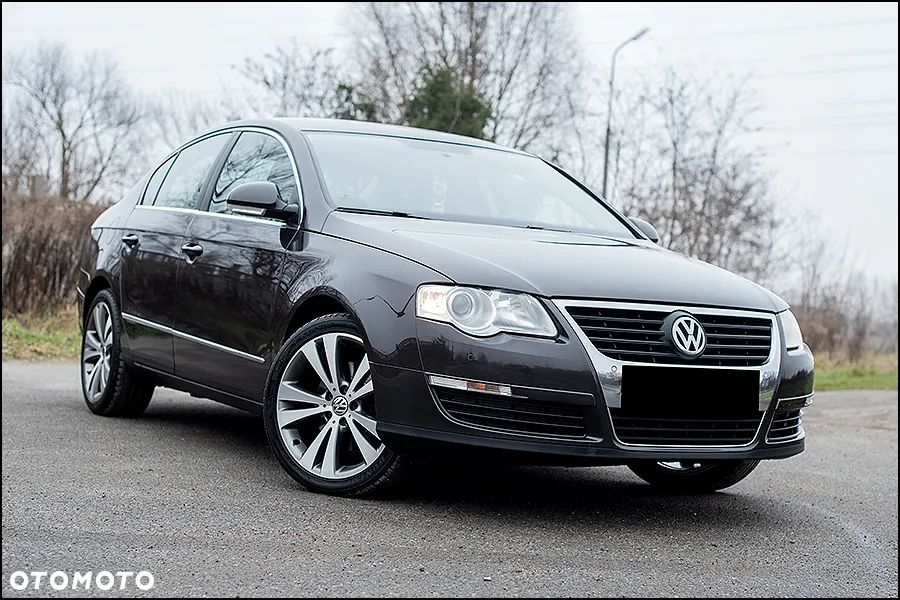 Volkswagen Passat - 1
