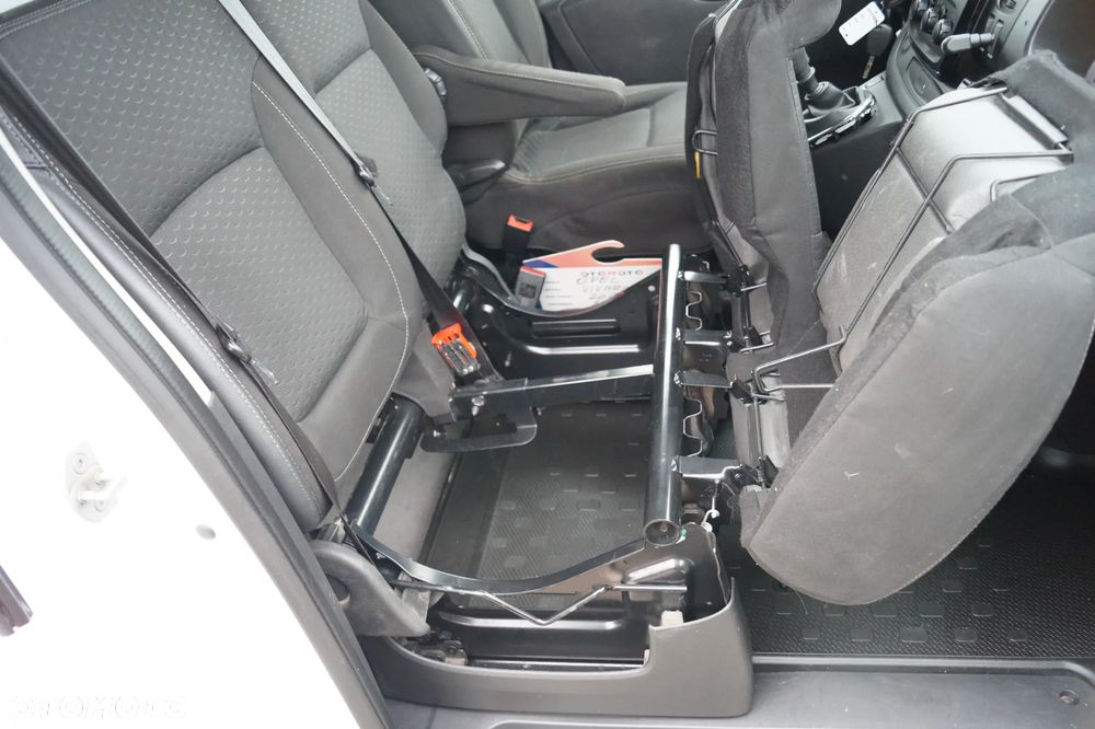 Opel Vivaro - 24