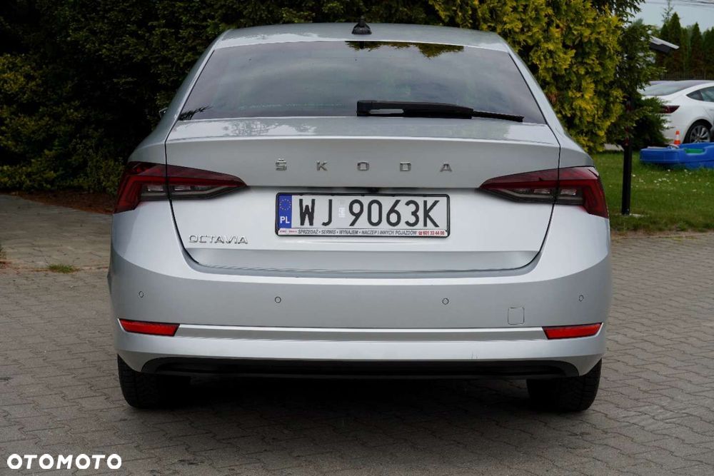 Skoda Octavia 2.0 TDI Ambition DSG - 10