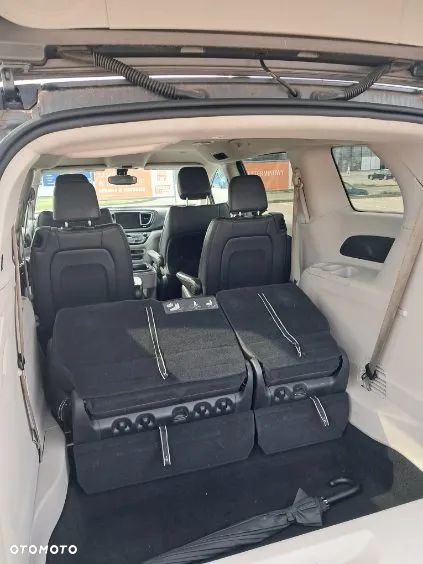 Chrysler Pacifica - 6