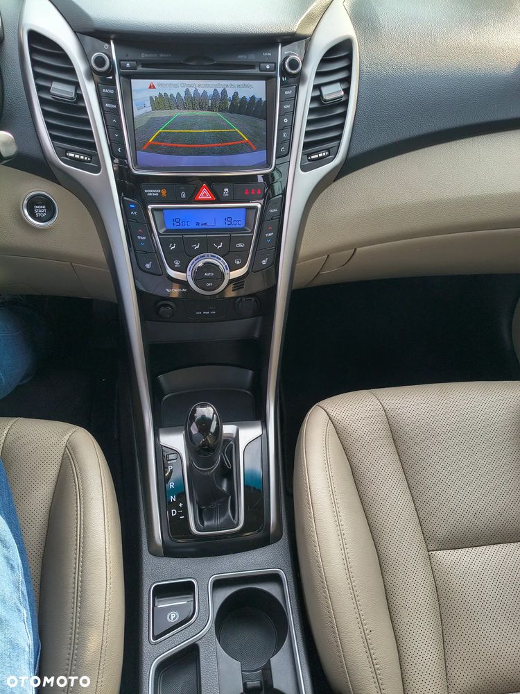 Hyundai i30 ver-1-6-crdi-select - 10