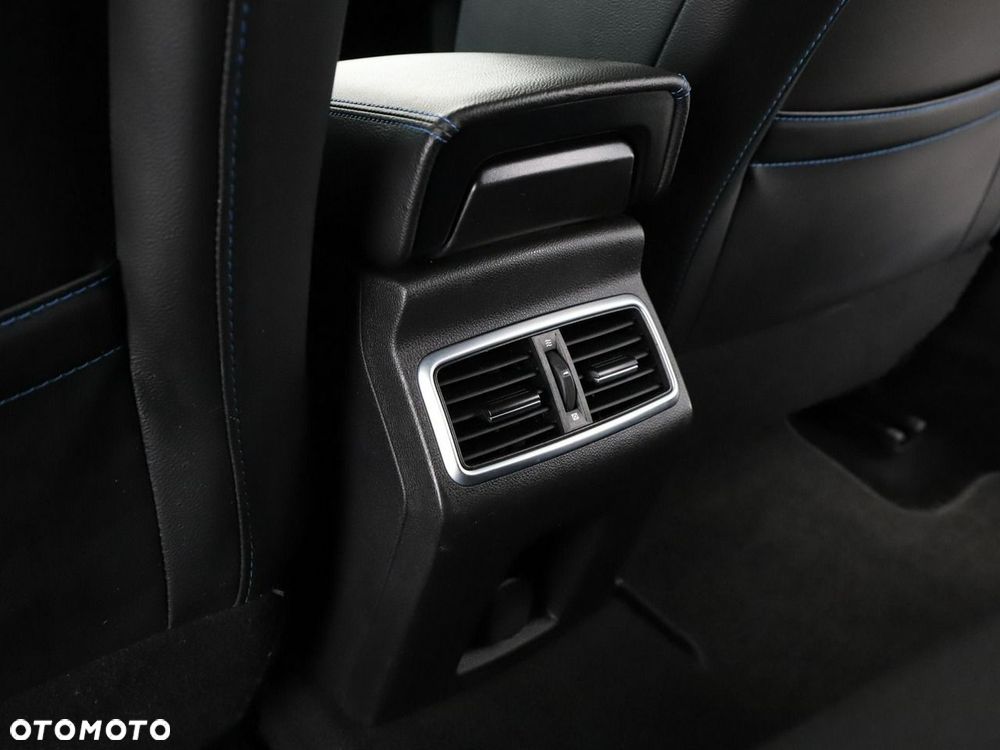 Renault Megane ENERGY TCe 205 EDC GT - 38