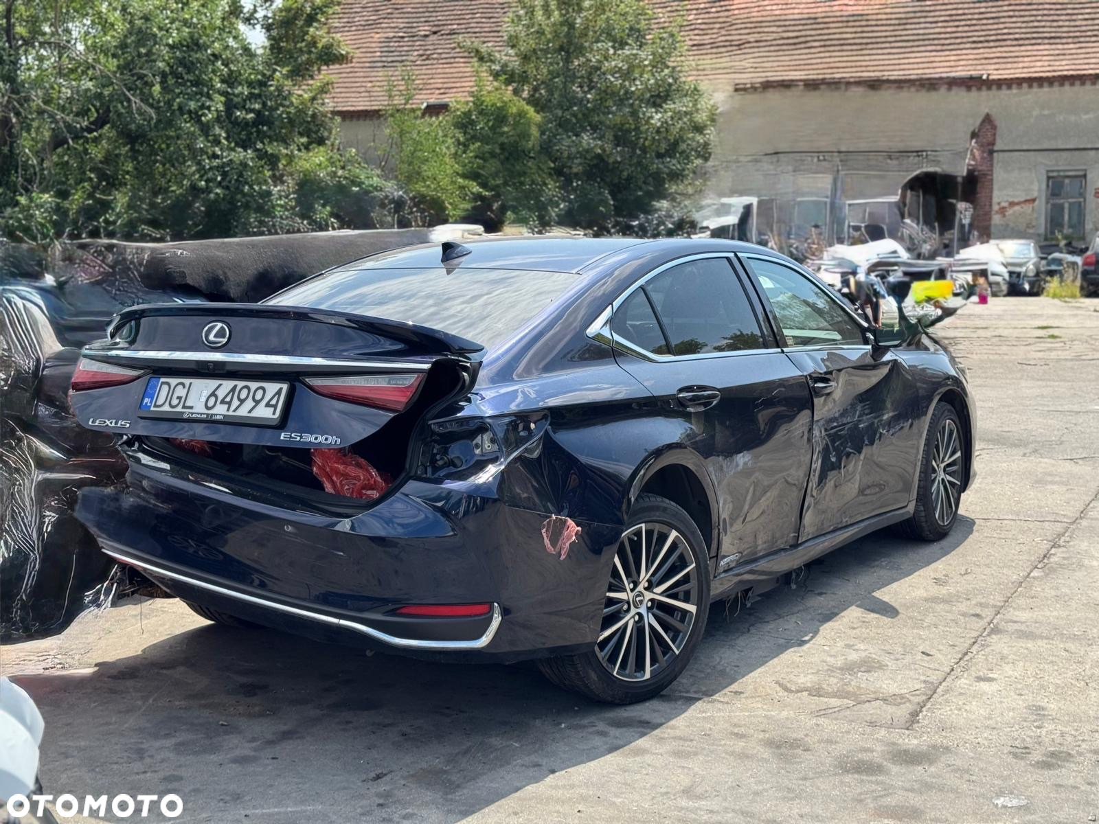 Lexus ES 300h Business Edition + - 4