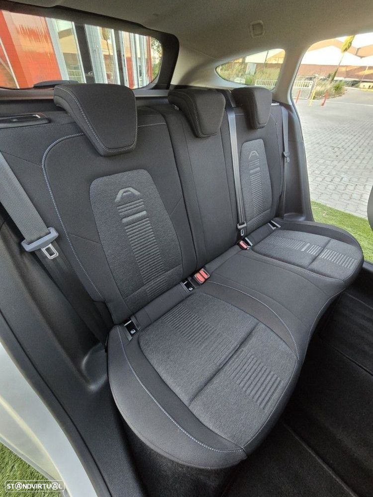 Ford Focus SW 1.5 TDCi EcoBlue Active - 17