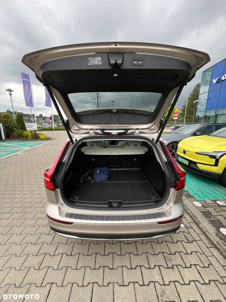 Volvo V60 Cross Country - 8