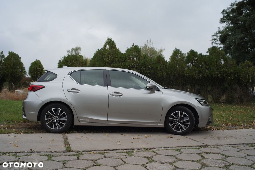 Lexus CT - 1