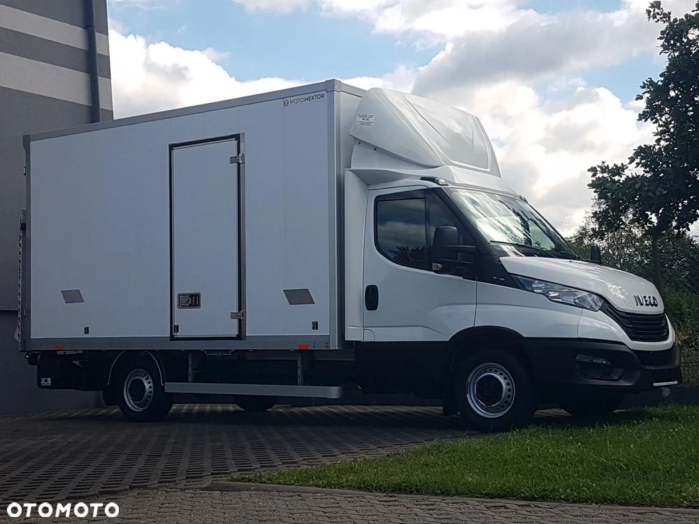 Iveco DAILY WINDA 35S16 8EP KONTENER KLIMA 4,21x2,10x2,23 KRAJOWY 3,0-160KM MANUAL 6-BIEGÓW - 29