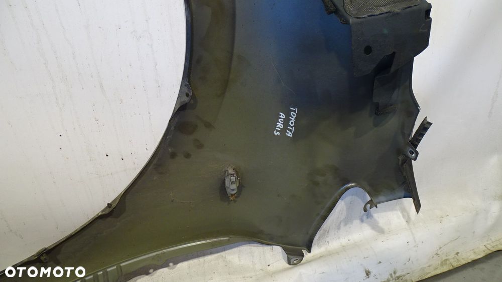 BŁOTNIK PRAWY PRZEDNI TOYOTA AURIS 2.0D4D - 11