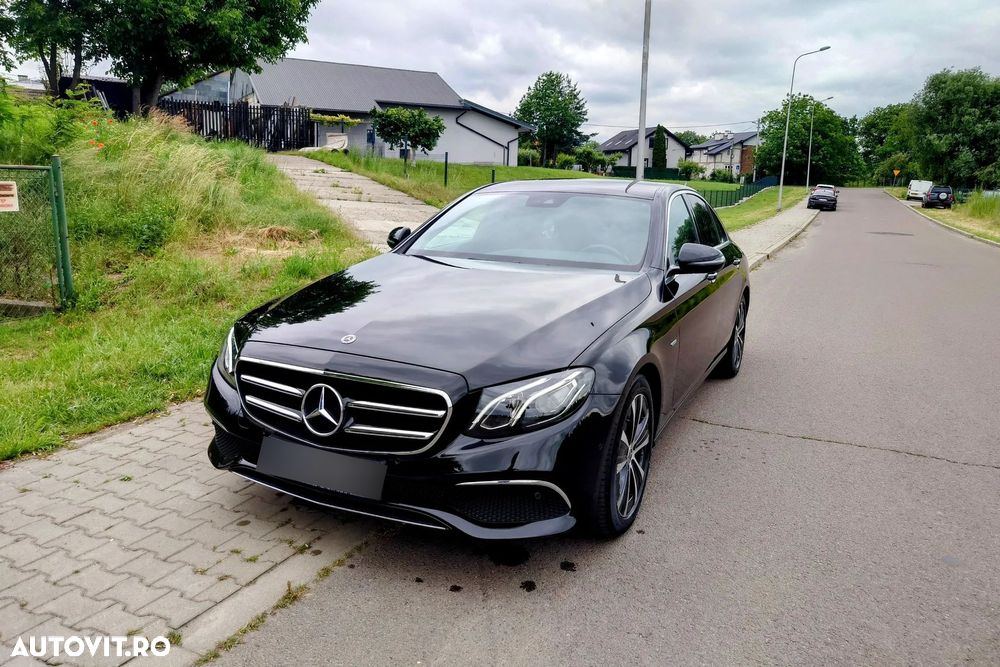 Mercedes-Benz E 200 Aut. - 1