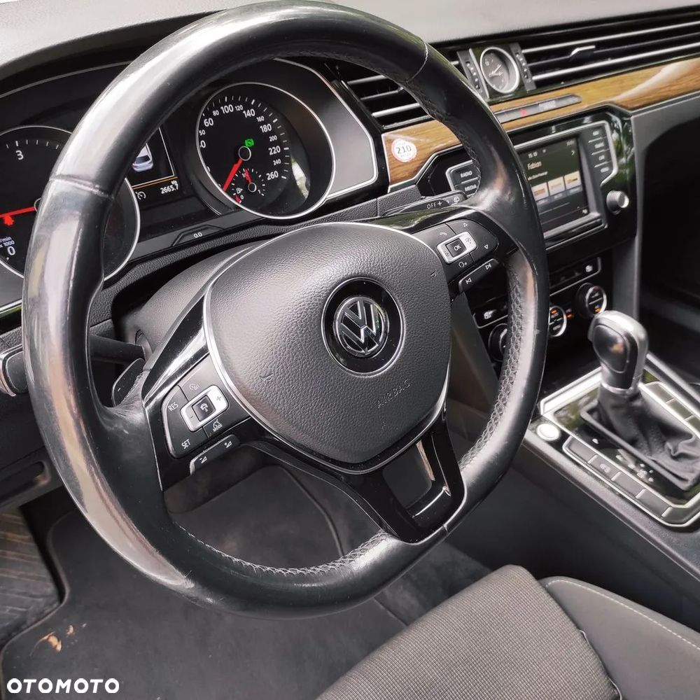 Volkswagen Passat Variant 2.0 TDI SCR DSG Highline - 6