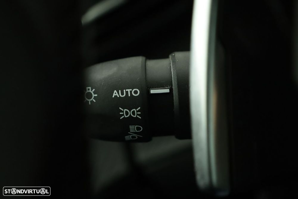 Peugeot 2008 1.2 PureTech Allure Pack EAT8 - 17