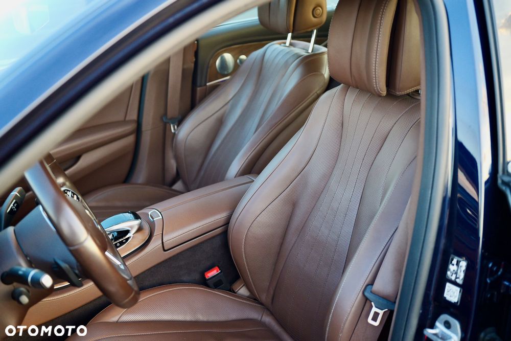 Mercedes-Benz Klasa E 220 d 4-Matic 9G-TRONIC - 12