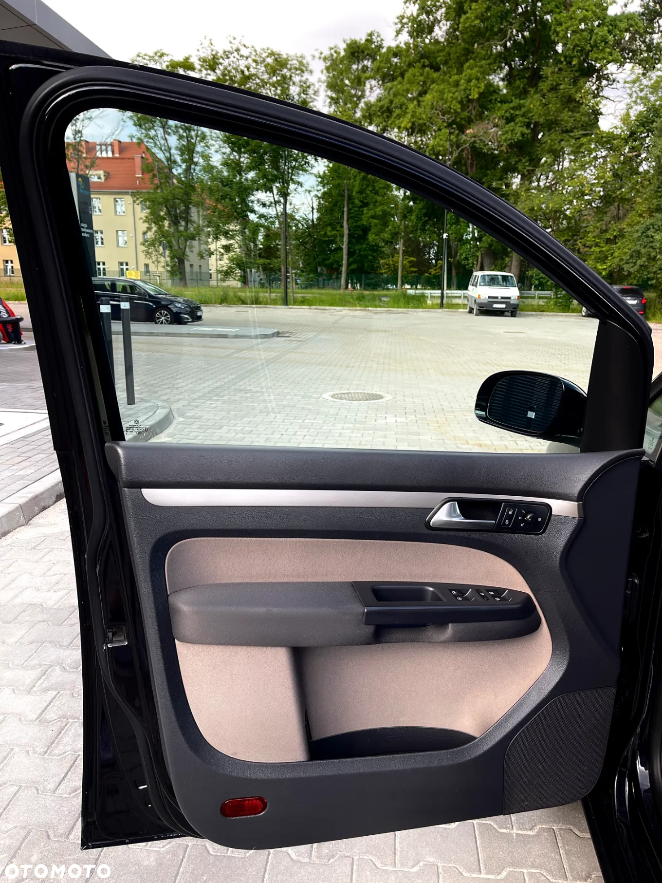 Volkswagen Touran 2.0 TDI DPF Cross - 12