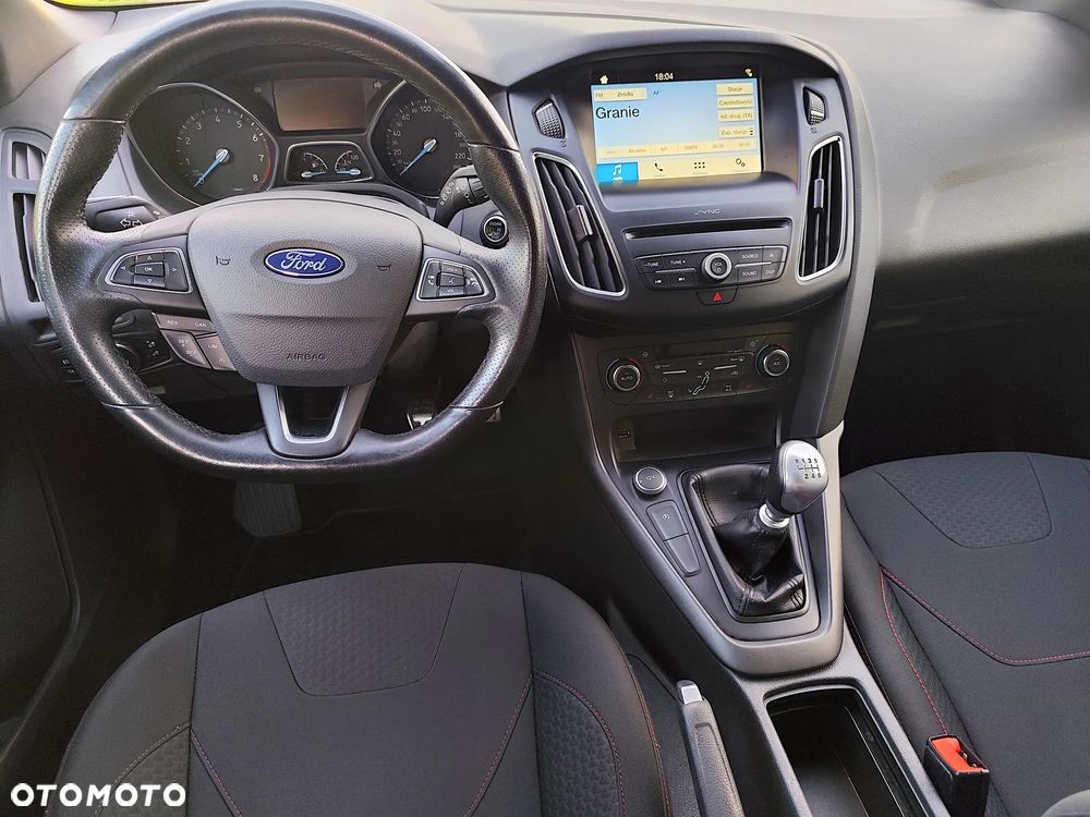 Ford Focus - 30