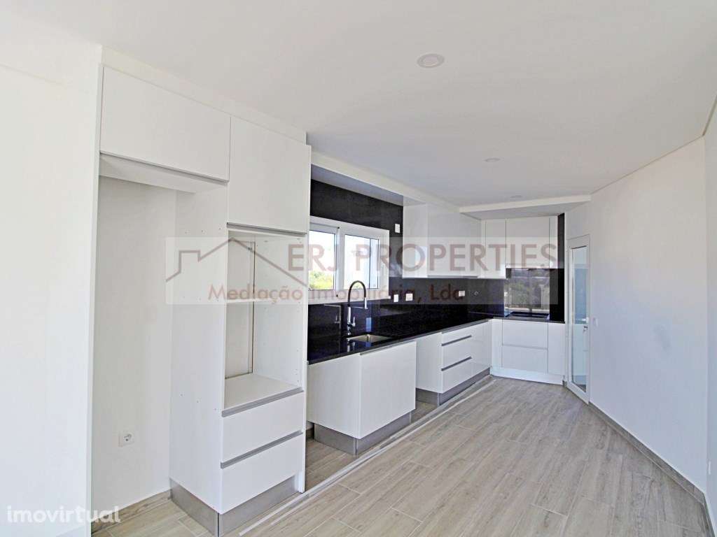 Apartamento T2 + 1 Novo a 2Km da Praia de Altura - Grande imagem: 5/25