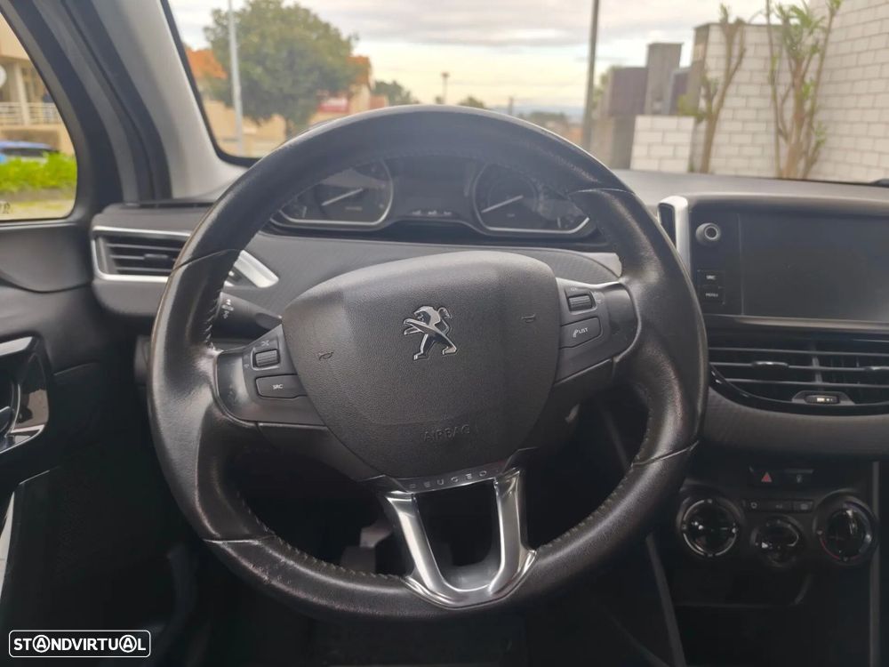 Peugeot 208 1.6 BlueHDi Style - 11