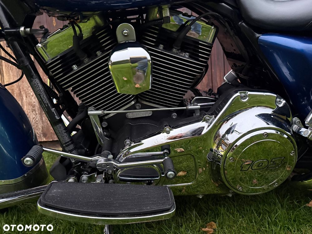 Harley-Davidson Touring Street Glide - 25