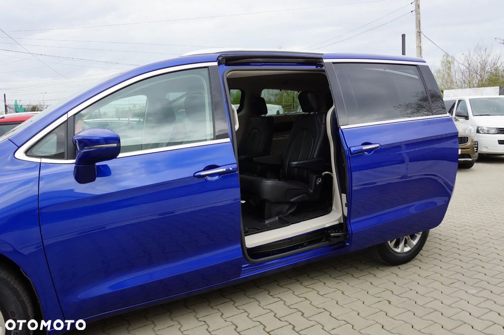 Chrysler Pacifica - 27
