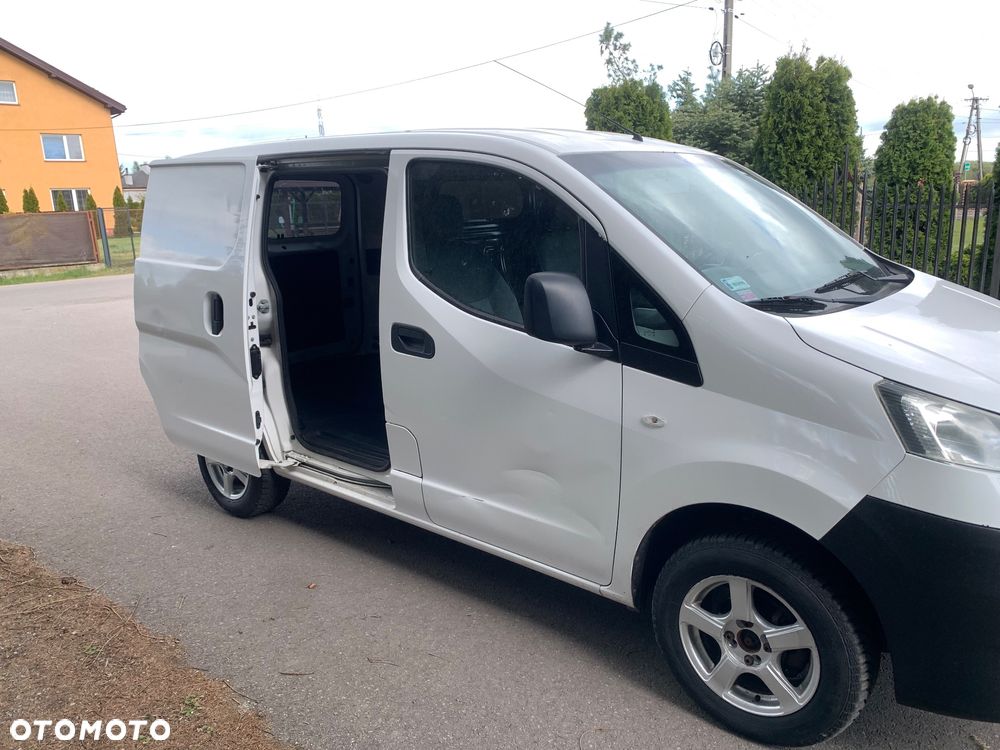 Nissan NV200 - 11