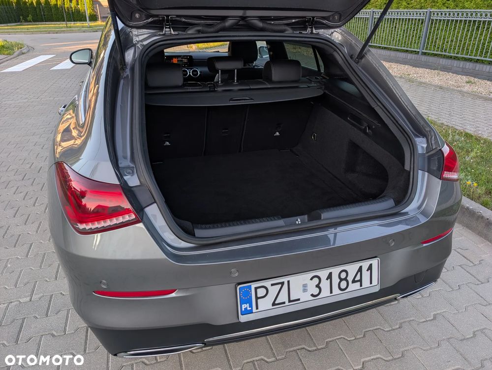 Mercedes-Benz CLA 200 d Progressive 8G-DCT - 28