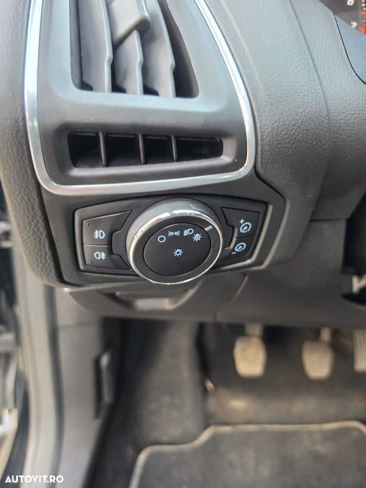 Ford Focus 1.6 EcoBoost Start-Stopp-System Titanium - 16
