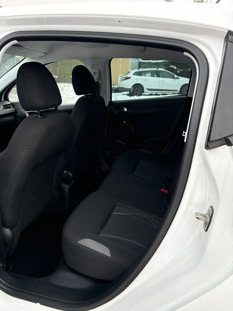 Peugeot 208 PureTech 82 Allure - 8