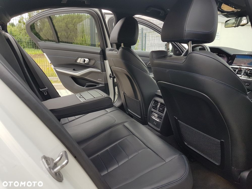 BMW Seria 3 - 18