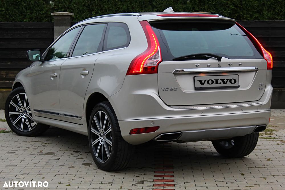Volvo XC 60 D5 AWD Geartronic Summum - 2