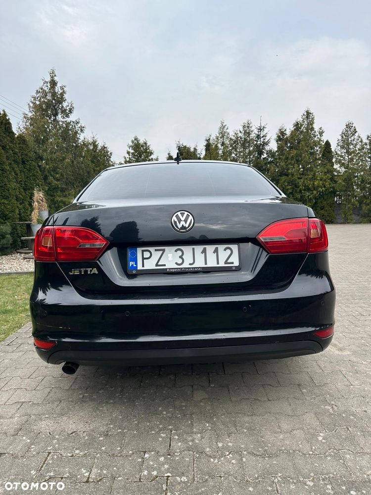 Volkswagen Jetta 1.6 TDI Comfortline DSG - 6