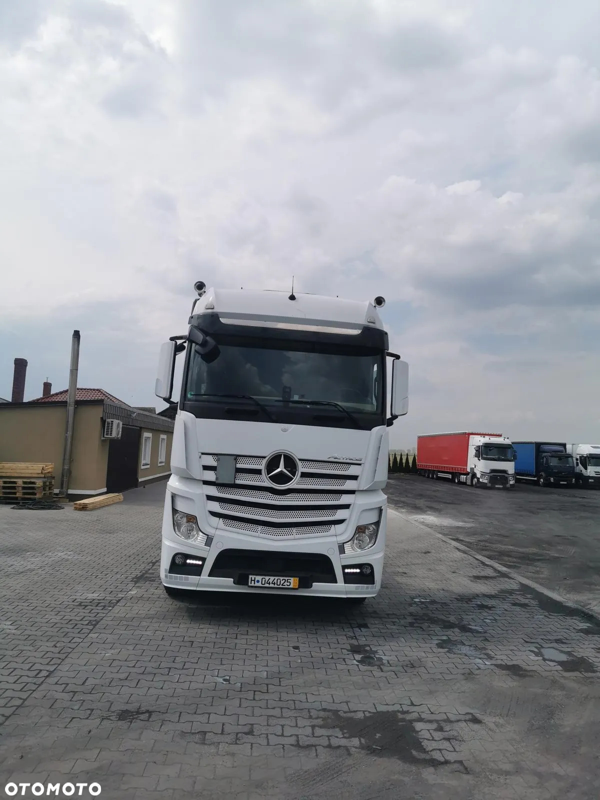 Mercedes-Benz ACTROS - 10