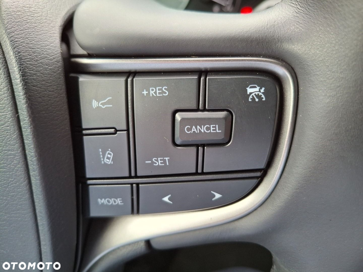 Lexus UX - 21