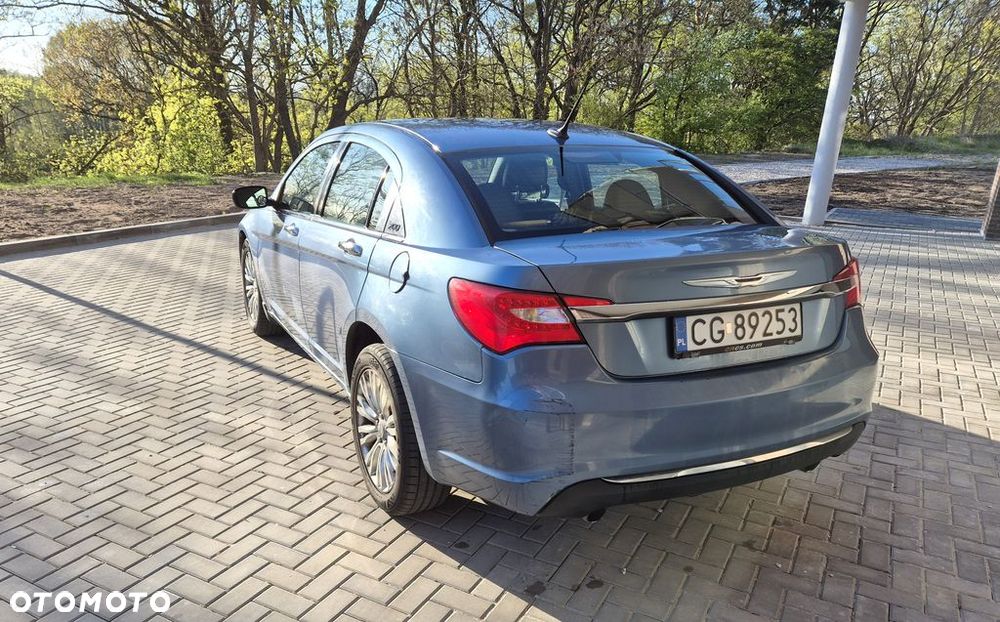 Chrysler 200 - 7