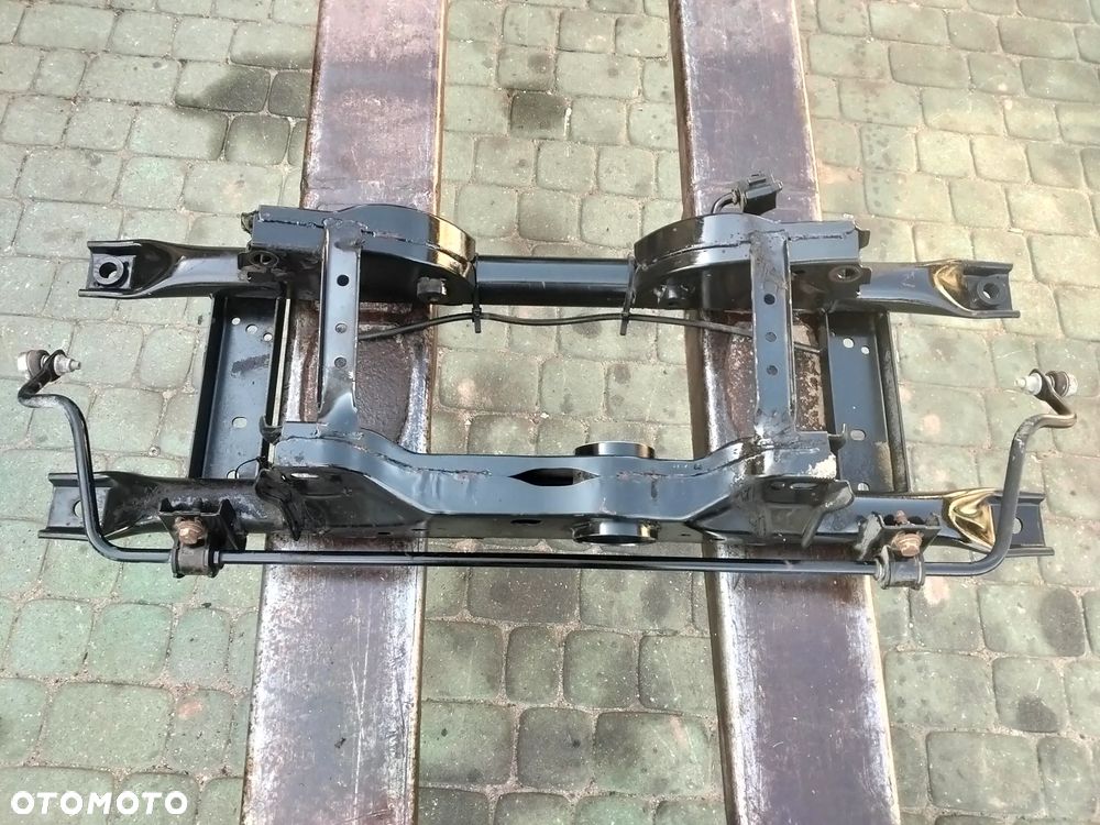belka sanki wózek trawersa zawieszenia tył Dacia Daster 09-18 4x4  Orginał bez rdzy super stan import italy - 5