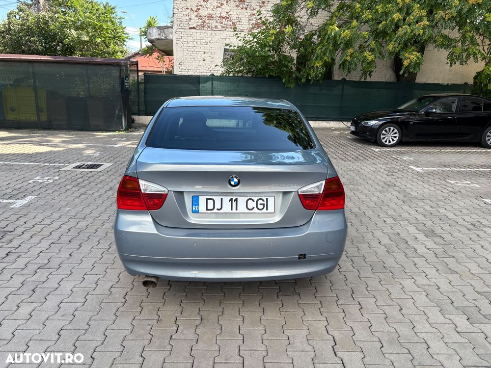 BMW Seria 3 320i - 7