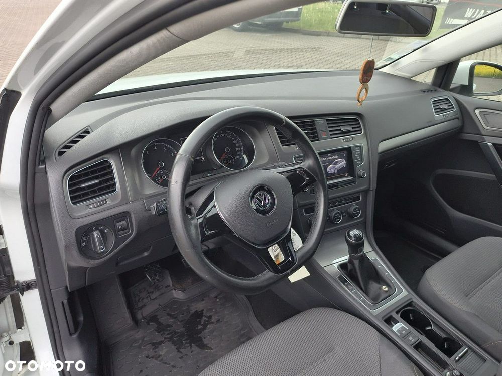 Volkswagen Golf - 17